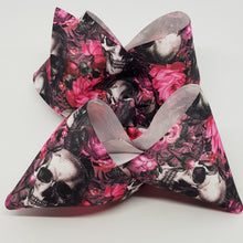 8 Inch Boutique Bow - Skulls