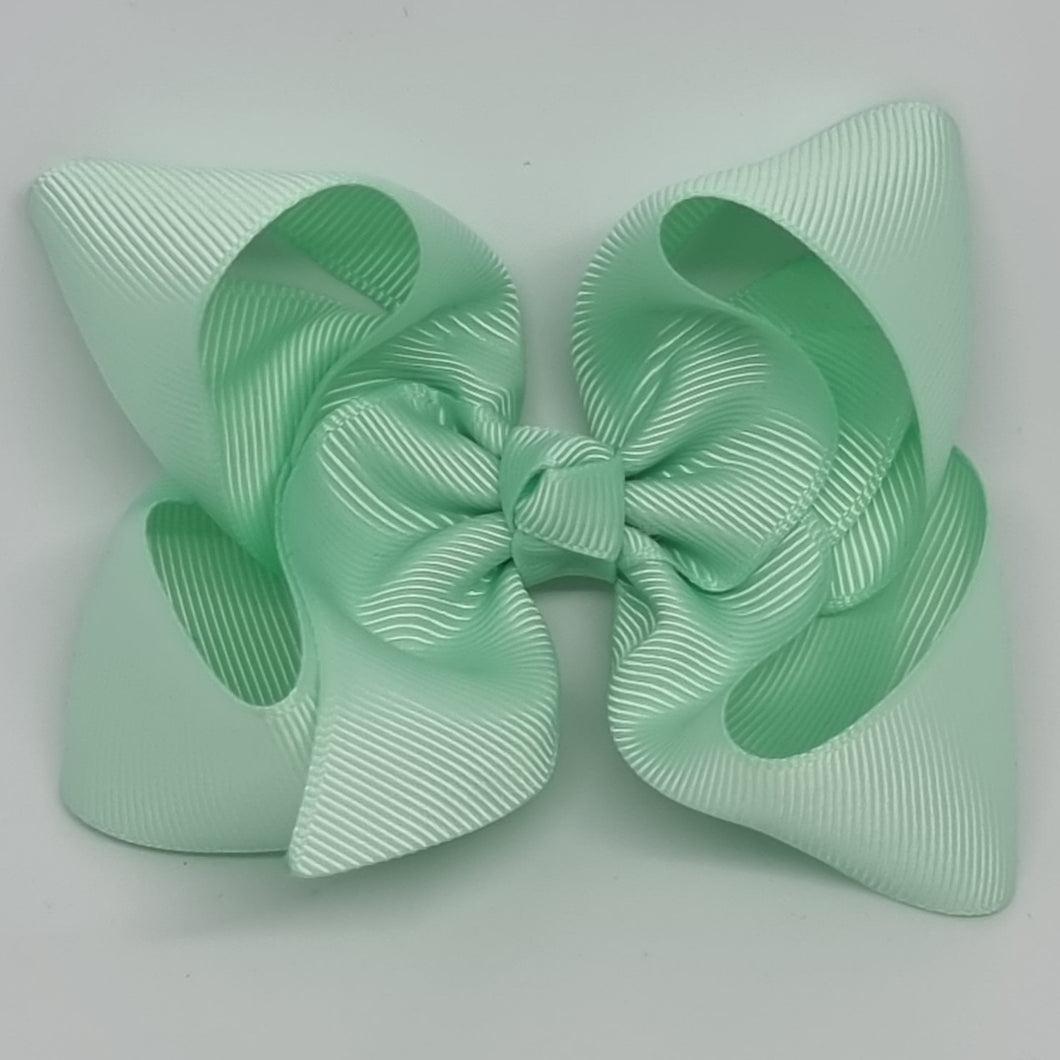 4 Inch Boutique Bow - Pastel Green